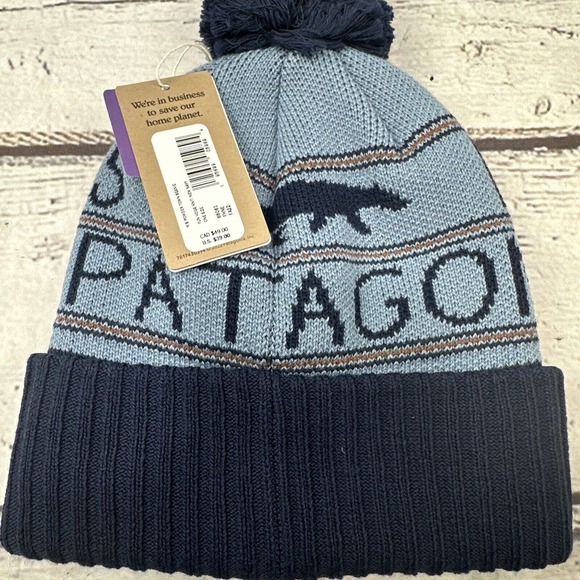 Kids Patagonia Powder Town Polyester Knit Pom Beanie NWT Light Blue Navy Blue - Picture 3 of 3